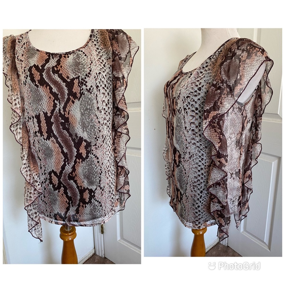 Single Los Angeles Gauzy Ruffle Blouse